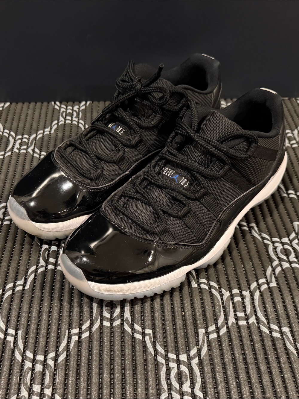 Men’s Jordan 11 Retro Low (Space Jam) FV5104-004